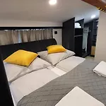 Old Town Apartment, Starowislna 아파트 *